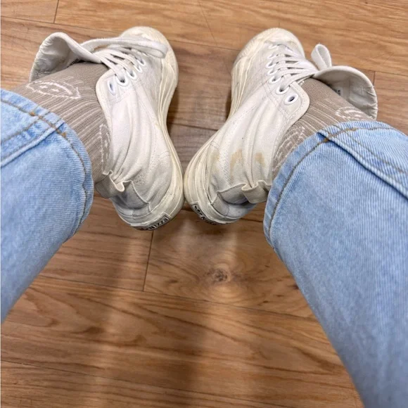 Adidas White Women's Sneakers well worn - Picture 4 of 4